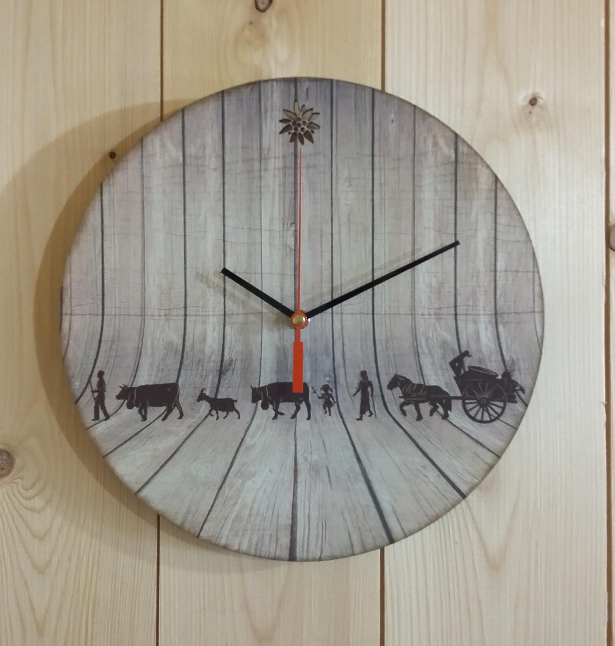 Horloge en Bois, Décor Original Bois et Poya avec Edelweiss Découpé.