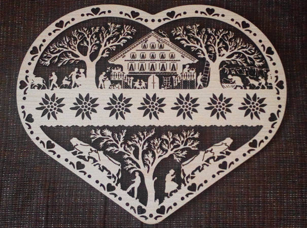 Poya, Tableau Coeur en Bois, Format Moyen, Hêtre Clair Vernis, Découpé, Style Poya | Montée à L'alpa