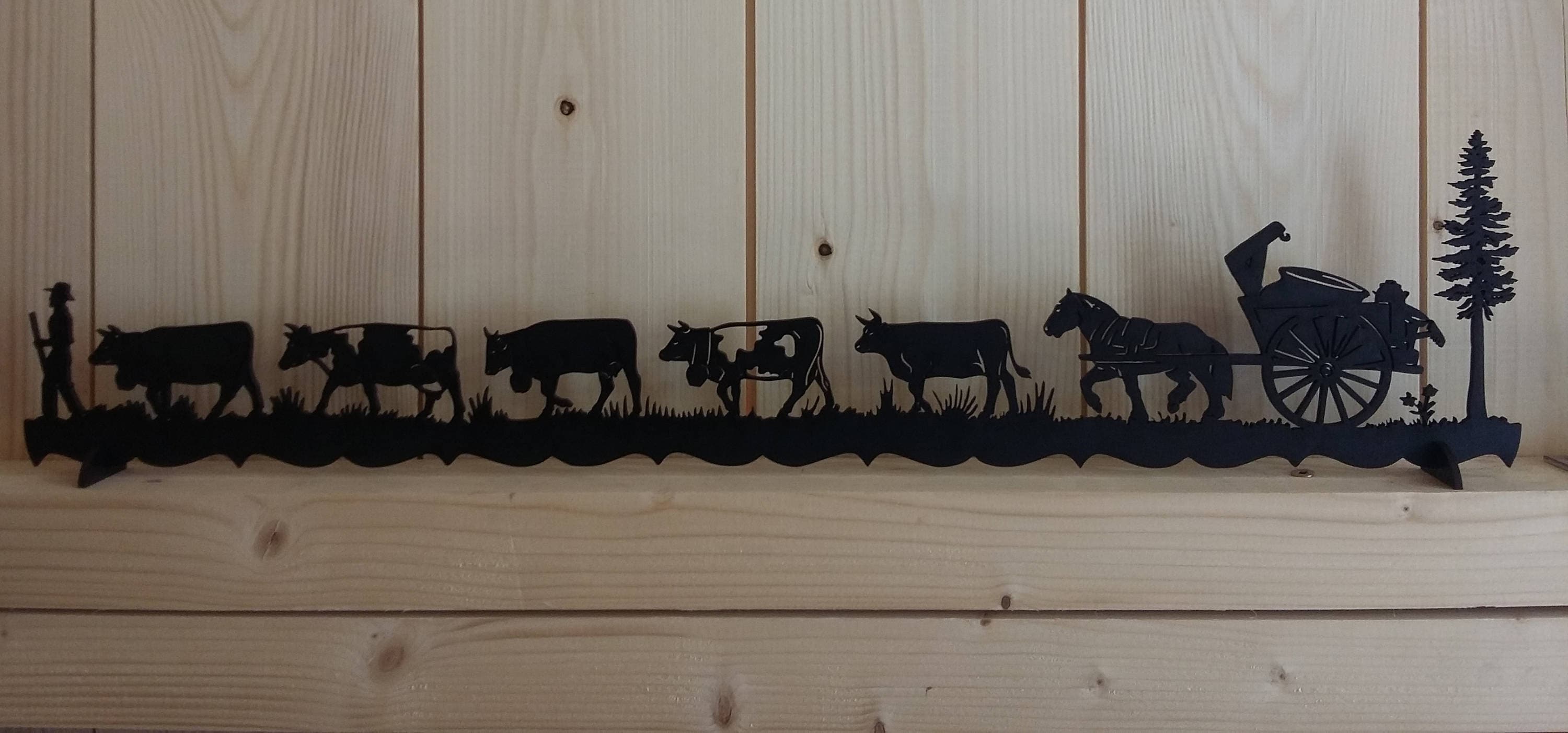 Frise Poya | Montée à L'alplage en Bois Découpé et Peint Noir