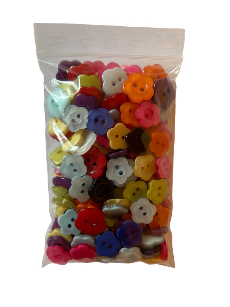 Lot of 150 X Heart or Flower Sewing / Craft Buttons Mixed Colours image 8