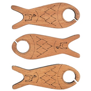 Bobina per lavorare a maglia in legno A forma di pesce Piccola / Accessorio per maglieria immagine 2