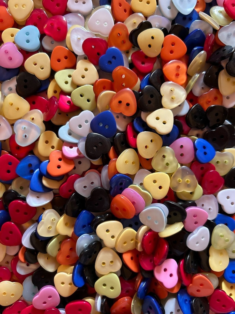 Lot of 150 X Heart or Flower Sewing / Craft Buttons Mixed Colours image 6