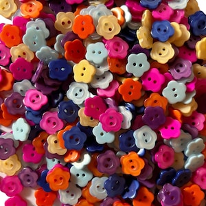 Lot of 150 X Heart or Flower Sewing / Craft Buttons Mixed Colours image 1