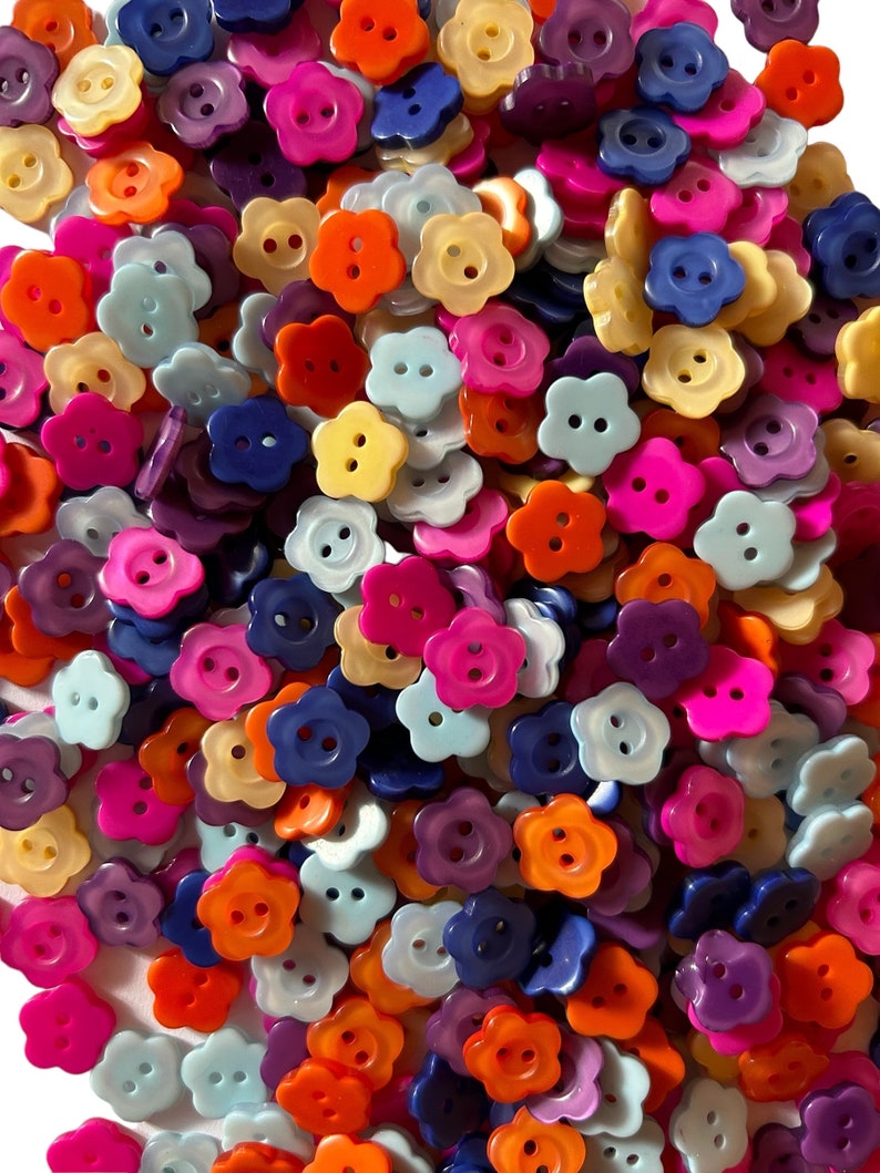 Lot of 150 X Heart or Flower Sewing / Craft Buttons Mixed Colours image 1