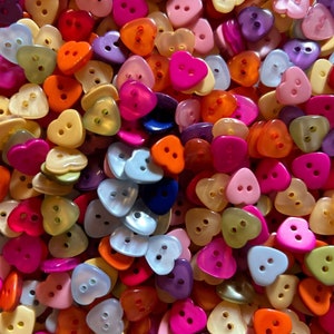 Lot of 150 X Heart or Flower Sewing / Craft Buttons Mixed Colours image 7