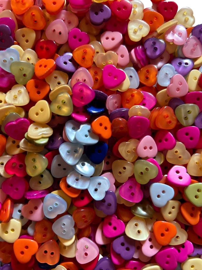 Lot of 150 X Heart or Flower Sewing / Craft Buttons Mixed Colours image 7