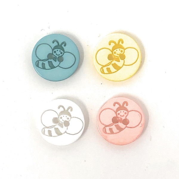 Bouton Abeille 15mm Deux Trous Couleur aux Choix  Lot de 6 / Couleur au Choix / Boutons de Couture Fantaisie Enfant Layette Scrapbooking