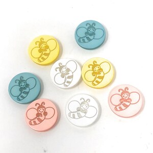 Bouton Abeille 15mm Deux Trous Couleur aux Choix Lot de 6 / Couleur au Choix / Boutons de Couture Fantaisie Enfant Layette Scrapbooking zdjęcie 2