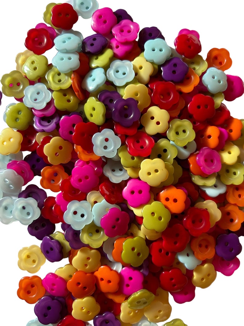 Lot of 150 X Heart or Flower Sewing / Craft Buttons Mixed Colours image 10