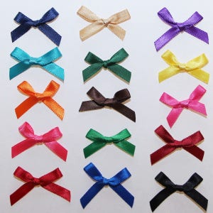 150 x Mini Noeuds en Ruban Satin 7mm en  Couleurs Foncée Mixtes / Embellissement en Ruban pour Couture Scrapbooking Décoration Customisation