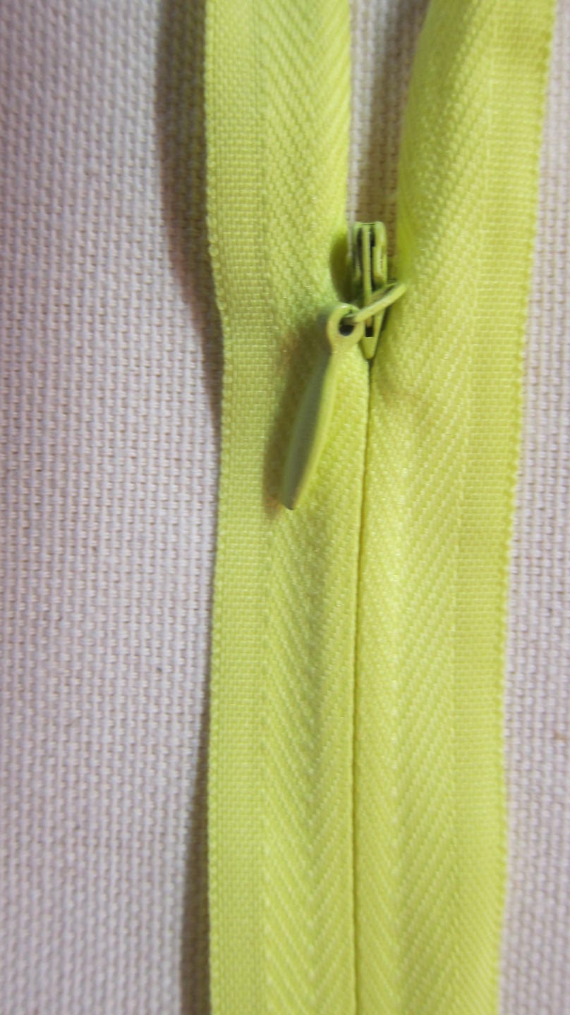 Fermeture eclair à glissiere jaune fluo sur mesure maxi 40 cm
