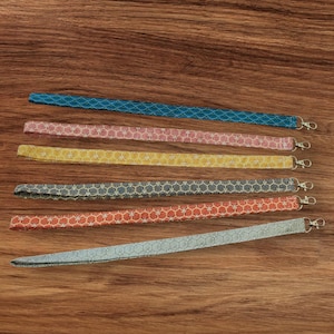 Tour de cou porte clés , porte badge en tissu