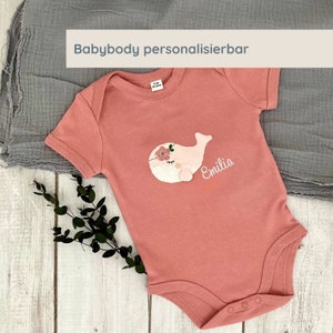 personalisierter Babybody im Boho Stil bestickt mit Wal individuelle Geschenkidee zur Geburt Geschenk fürs Baby Bild 1