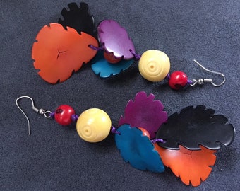 Boucles d’oreilles tagua açaí,plume ivoire végétal,Amazonie,barato pas cher,écologique,Noël,color block,bleu rouge rose vert orange achira