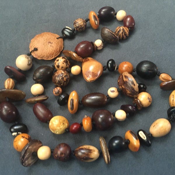 Collier sautoir tagua,automne,coyol pona,marron beige,graine d’açaí,bombona,84cm,ivoire végétal,noix,amazonie corozo,cadeau noël, écologique