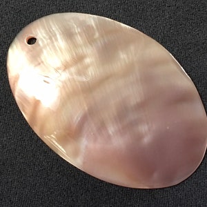 Large oval pendant ecru, disc white pink, full moon, shell, white shell pendant, mermaid, mermaid, dije colgante concha, madreperla