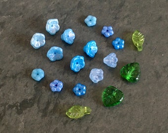 22 perles fleur bleu feuille verte verre tchèque bohème,clochette bell,assortiment mix,8mm,printemps,fabrication bijoux earrings collier