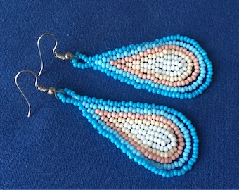 Boucles d'oreilles tissage perles rocaille mexicain,bleu ciel beige blanc,7.5x2.7cm,shaquira,miyuki,navajo,amérindien,aztèque,cadeau