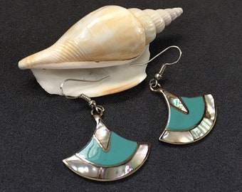 Boucles d'oreilles dague demi-lune émail turquoise+nacre abalone/paua shell earring,arete de concha,cadeau Noël,couteau de sacrifice aztèque