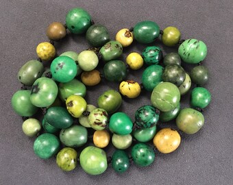 Collier sautoir tagua vert bombona graines d’açaí,84cm,boho,brésilien Brésil,créateur,ivoire végétal,noix,amazonie corozo