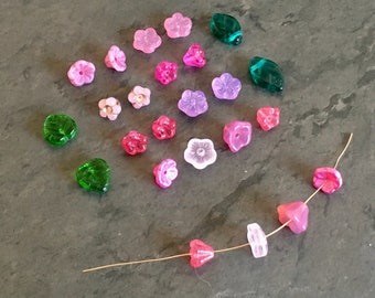 28 perles fleur rose feuille verte verre tchèque bohème,shabby,clochette,assortiment mix,8mm,printemps,fabrication bijoux earrings collier