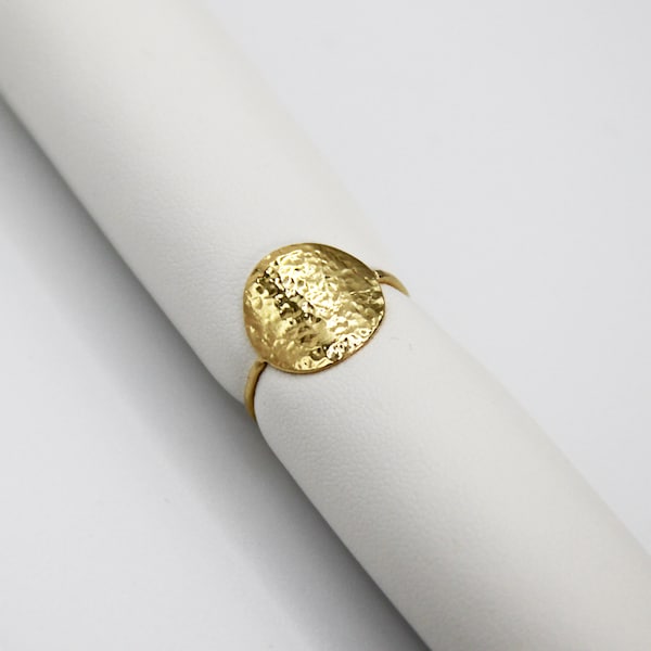 Bague "Pleine Lune" / Anneau fin & Médaille martelée en laiton doré à l'or fin (taille au choix)