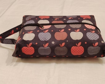 Trousse toilette motifs pommes