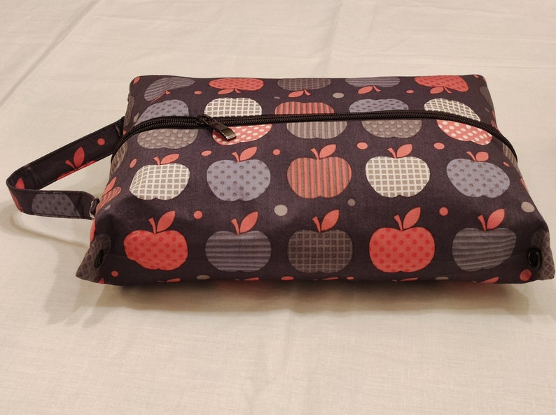 Trousse toilette motifs pommes image 1