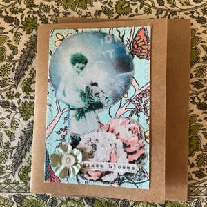Cartão de mídia mista feito à mão com tecido reciclado e foto vintage - em branco por dentro - Cartão de felicitações ecológico FC 6