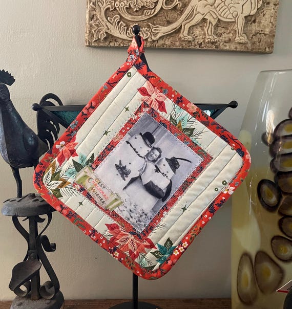 Holiday Retro Vintage-Inspired Quilted Hot Pad/Pot Holder/Trivet - Decorative & Heat Reflective - Design Printed on Recycled Fabric - HP18