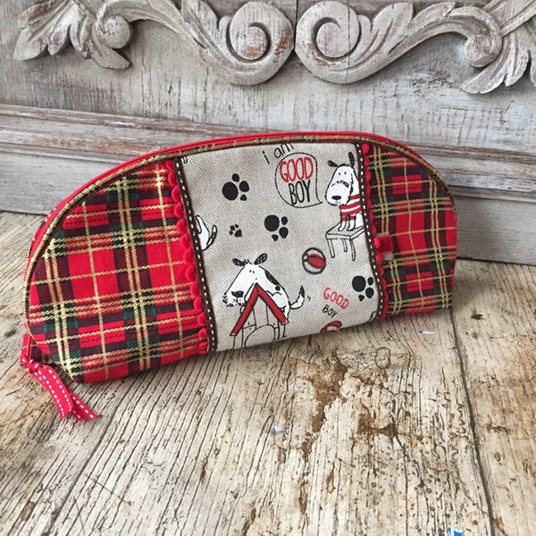 Trousse tissu écossais rouge motifs chiens