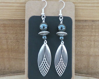 Boucles d'oreilles, noires et argentées, bijou chic, fin, pierre hématite, clips ou dormeuses