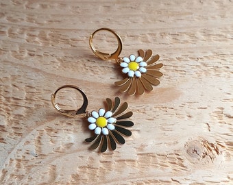 Boucles d'oreilles marguerites, fleurs, boucles printemps fleuries, boucles dorées.