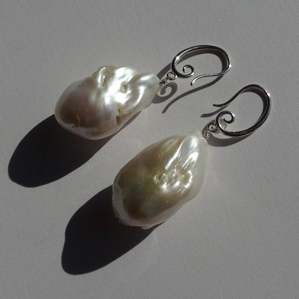 Boucles d'oreilles Grosses Perles de Culture forme baroques, pendantes, créole en argent massif 925, pièces uniques