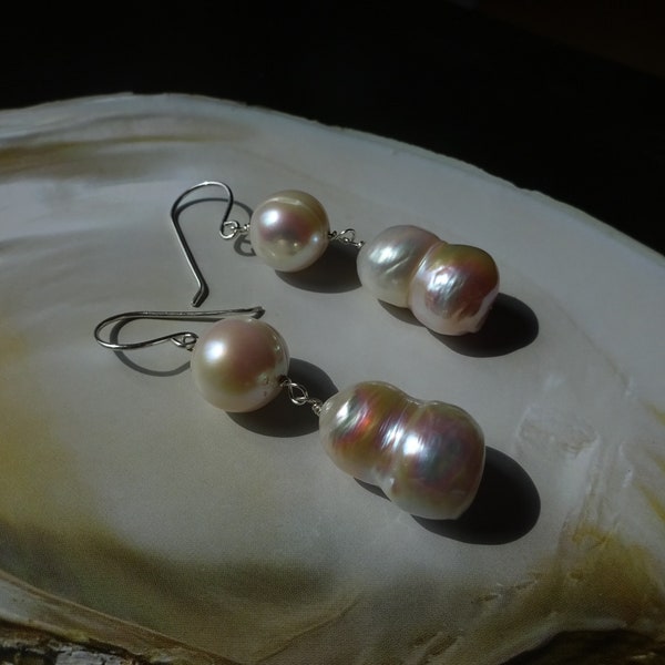 Boucles d'oreilles Grosses Perles de Culture forme baroques, pendantes,crochet argent massif 950, perle pièce unique