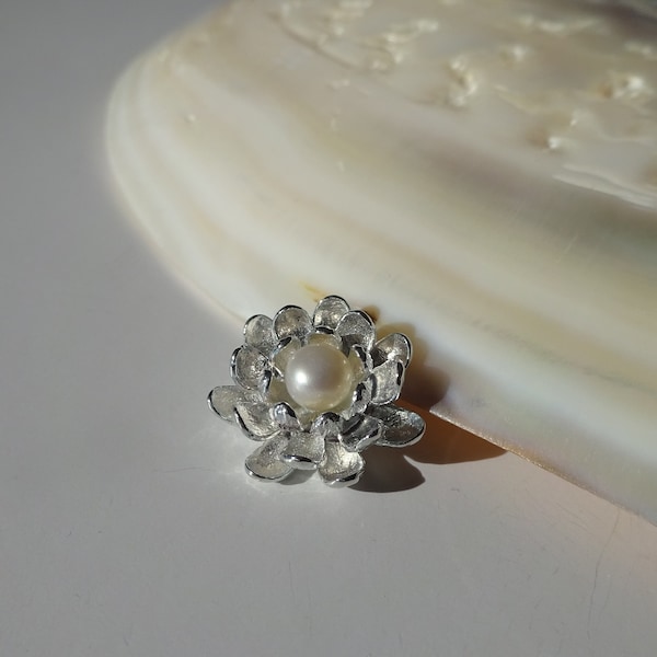 Pendentif motif fleur en argent massif 925 avec une perle de culture couleur blanche, pendentif à vendre sans la chaîne