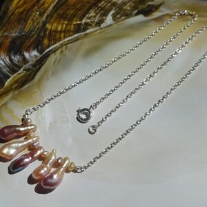 Collier pendentif en perle de culture d'eau douce, 5 petite perles forme baroque montées en chaîne argent massif 925 Longueur 40.5Cm image 3