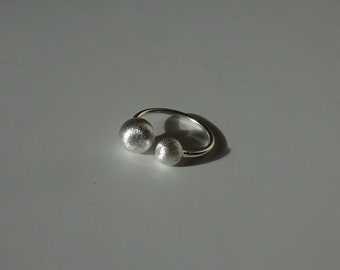 Ring aus massivem 925er Silber mit Kugelmuster, gebürstetes Silber, verstellbarer Ring in Einheitsgröße,