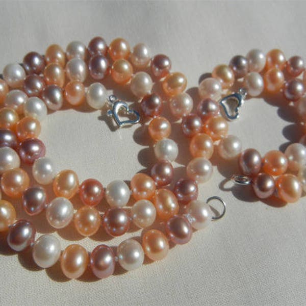 Collier perle de culture d'eau douce,  parure perle, perle 6.5-7.5mm, forme presque-ronde,  moyen diamètre, cultured pearl, bijou classique