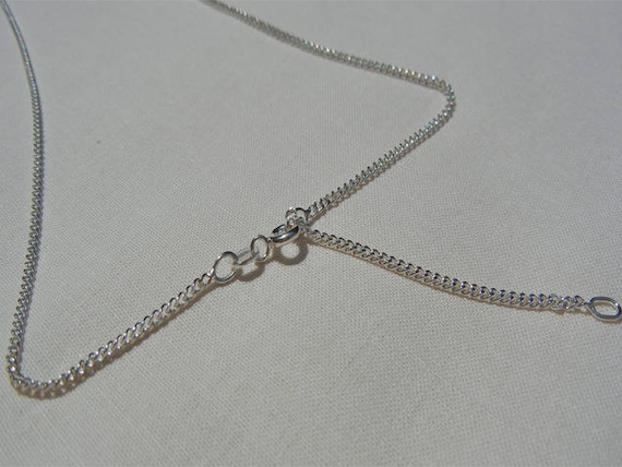 Chaîne fine en argent massif 925 longueur 43cm Chaîne fine en argent massif 925 longueur 43cm