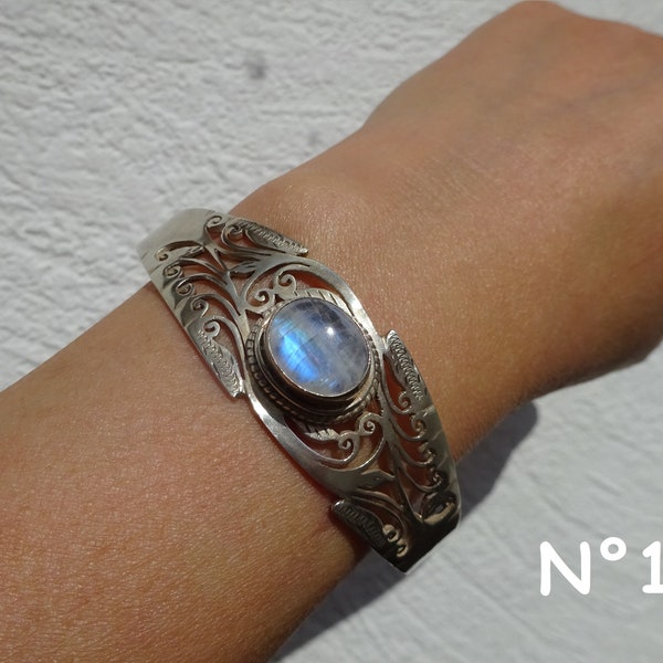 Bracelet jonc argent massif 925 en pierre de lune ou labradorite bleue foncée sertie,  adapté au tour de poignet de 16cm à 16.5 cm