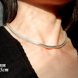 1 collier de fine chaine maille tressée acier inoxydable 50.5 cm