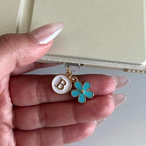 Flower Kindle Charm,USB-C Dust Cover,Kindle Accessories,Bookish Gifts,Tech Accessories,Phone Charm,Cute Tech Accessory,iphone dust cover