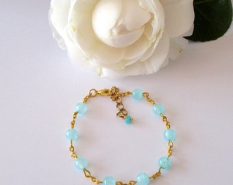 Bracelet en petites perles de jade couleur eau