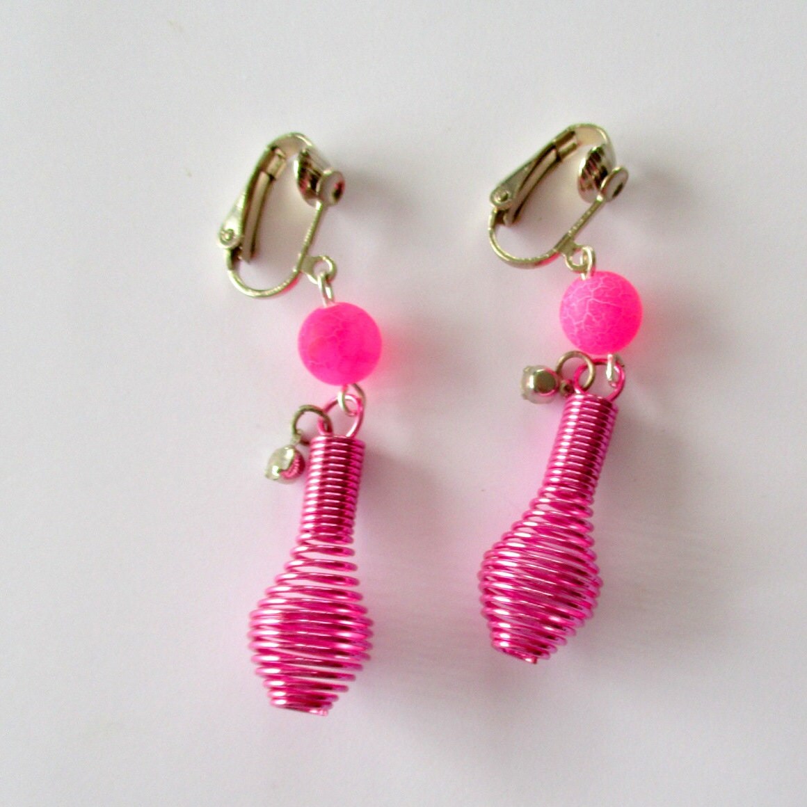 Vintage grande signée YOHAI ton or & boucles d'oreilles à clip strass clair - Canada