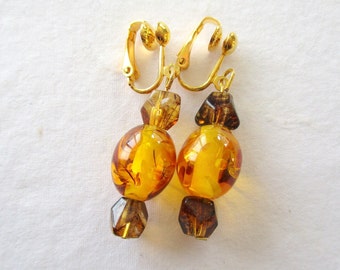 Clips para pendientes de cristal amarillo y perlas marrones