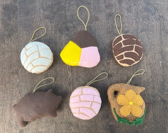 Pick 2, Christmas ornaments, Mexican Bread, sweet bread, Marranitos, Conchas, felt, Mexican felt ornaments, puerquitos, pan dulce,