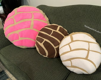 Concha pillow, pan dulce, pan dulce pillow,  concha pillow, pink fleece, Mexican bread, sweet bread, gifts, pink concha pillow