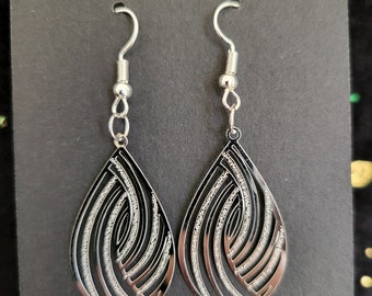 Silver drop-shaped earrings