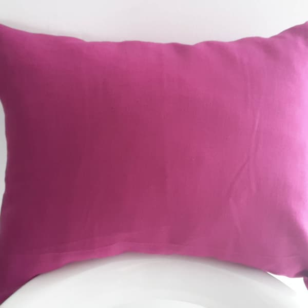 Housse de coussin en lin bio couleur pourpre